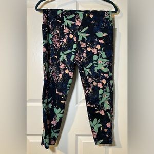 Pop Fit athletic leggings (95% polyester) - blue with flowers all over, size L